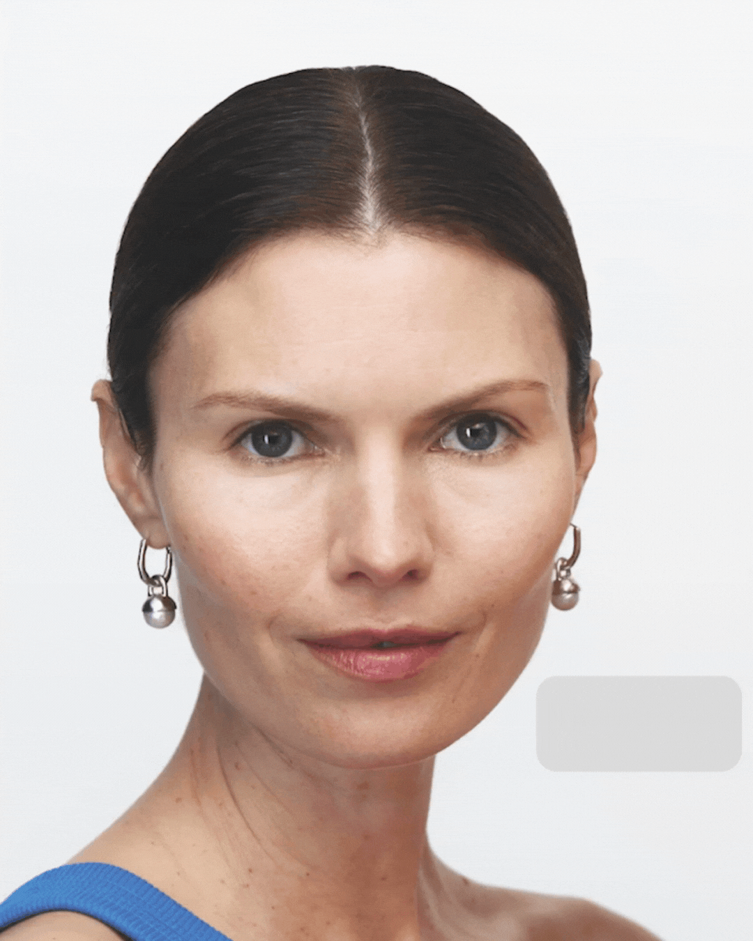 Wrinkles Schminkles blog banner on smooth skin without a frozen look